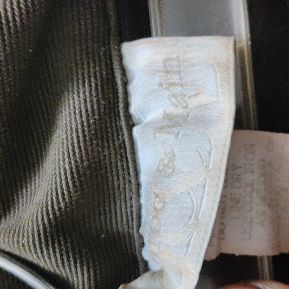 Clothes - Picture 6 of 11